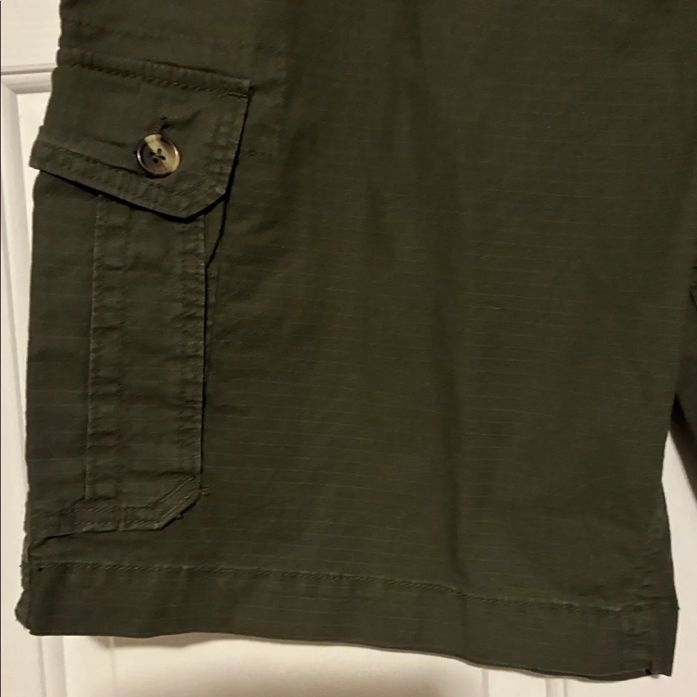 🆕 New Listing! Old Navy Dark Green Cargo Shorts